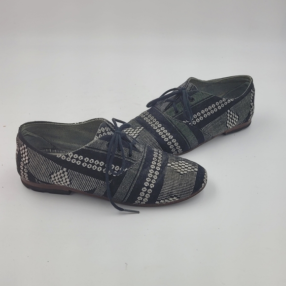 Osborn Oxfords -Discontinued Guatemalan Print- 37 - Picture 12 of 12